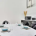 Authentique Apartment - 1Br- 2P- Voltaire