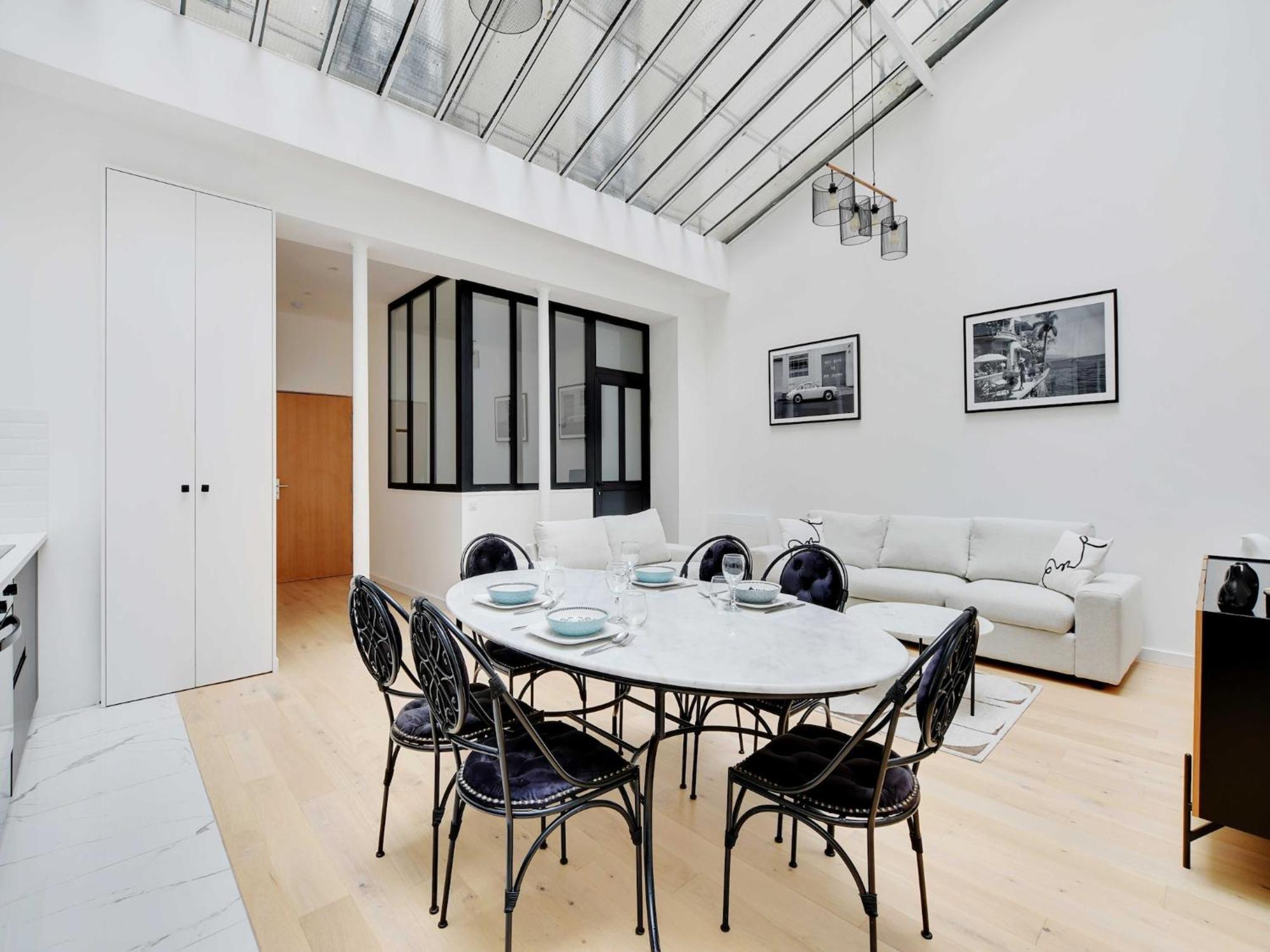 Authentique - 1br- 2p- Voltaire *